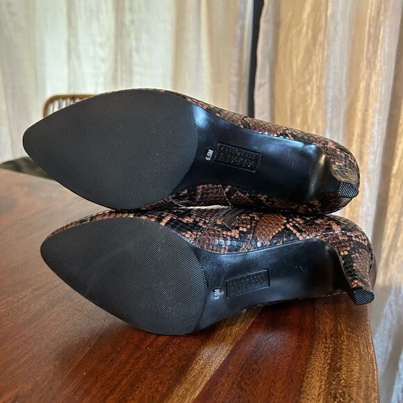 Alfani Step n Flex Harpper Snakeskin Booties Heels Brown / Tan / Black Size 6.5 - Picture 6 of 7